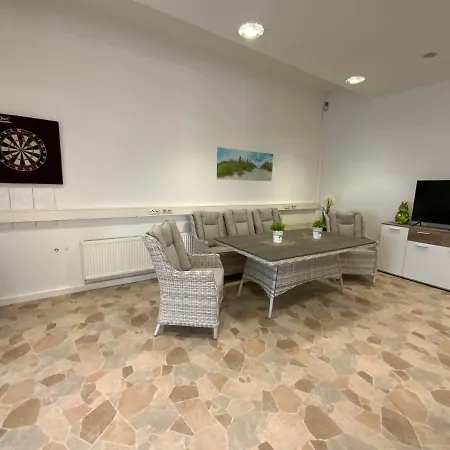 Nevada - Adults Only * באד שאנדאו